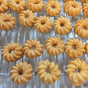 donuts on a cooling rack