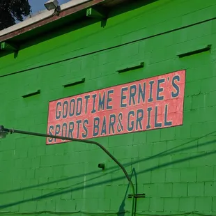 Good Time Ernie&apos;s