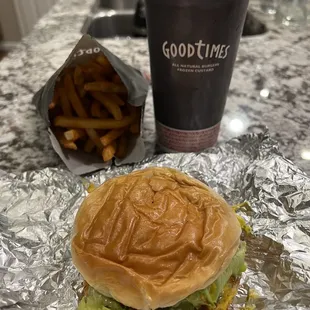 Deluxe Cheeseburger, Wild Fries, Soft Drink