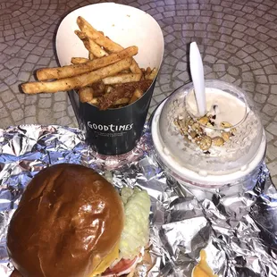 Bacon cheeseburger, wild fries and small spoonbender