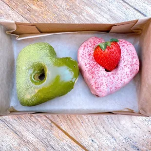 Matcha and strawberry chocolate donuts