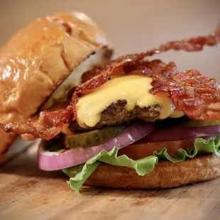 Good Vibes' Bacon Cheeseburger