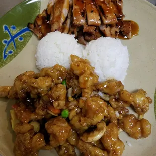 Special Number 3. General Tao&apos;s Chicken and Chicken Teriyaki Combo.