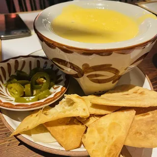 Chile Con Queso - Large