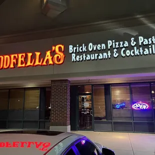 An open pizza place that is not really open for business!