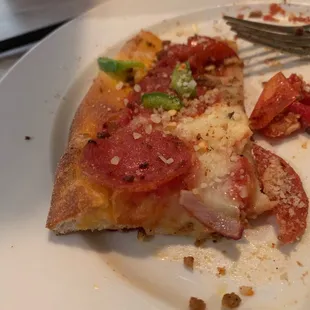 Large Combo pizza. Plenty of goodies of all sorts brought a symphony of flavors. Probably in the top 3 pizzas I ever had!