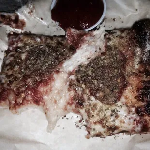 Hardly any sauce under the cheese and too much bread...too thick and not in proportion to other ingredients.