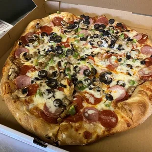 Love it, Specialty Pizza  Never disappointed when I come here