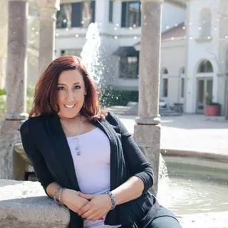 Melanie M.