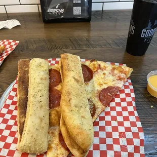 $8 lunch special with extra breadstick and cheese with drink