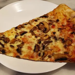 That slice is on a 10 inch plate!