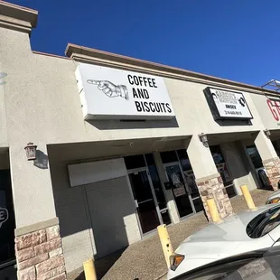 the outside of a coffee shop