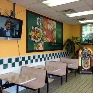 the interior of a fast food restaurant