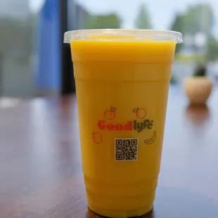 Peachy Mango Smoothie