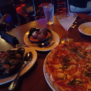 Gimlet up, Margherita piza, risotto meatballs and Brussel sprouts
