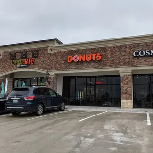 Outside of Goodonuts