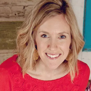 Kim R.