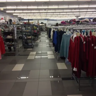 Mostly women&apos;s clothing