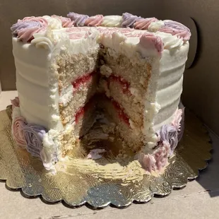 Vegan cake, strawberry filling