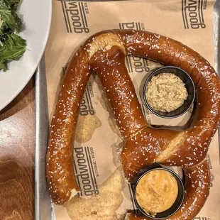 Braverian pretzel