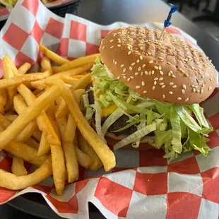 Cheeseburger &amp; Fries