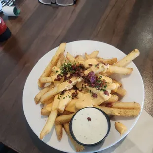 Beer cheese fries