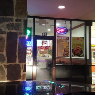 This lovely little place seems like just a little hole in the wall,  however the food is really great.  #goody :)