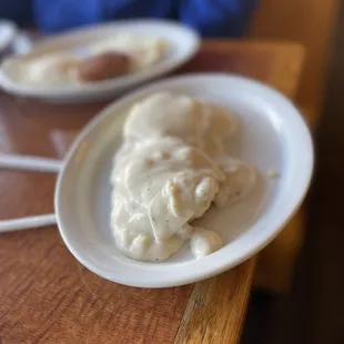 Biscuit and gravy side