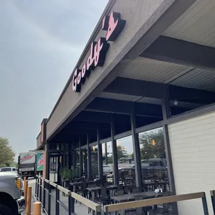 Outside of Goody&apos;s