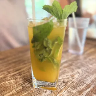 Pineapple mojito