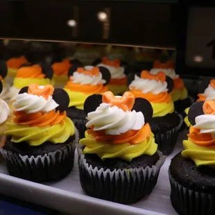 candy corn cupcakes