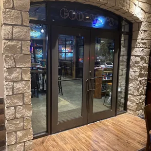 This is the entrance I used to walk into the restaurant from the Bluemont Hotel side. They are connected!