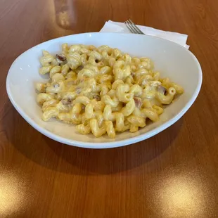 Mac and cheese, with bacon.