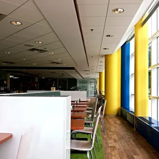 Floor to ceiling windows allow plenty of natural light to bathe the interior of the restaurant