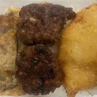 Meat Jun,sweet bbq hamburger Patties with chopped green onions, red bell peppers carrots &amp; breaded fish bento