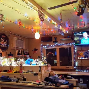 Gordie's decorates for the holidays: this time for the 4th of July