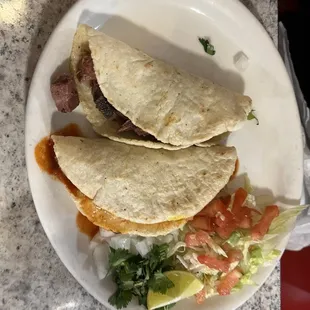 Tacos de Lengua y chicharrón