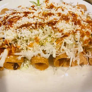 Tacos Dorados De Tinga