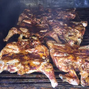 Pollo Asados al Carbón de Mesquite, importado de México