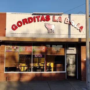 the outside of a restaurant