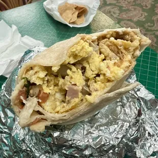 Super breakfast burrito