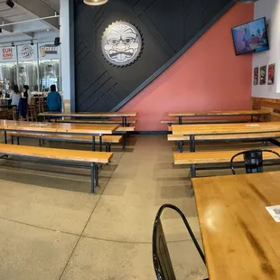 Indoor/outdoor seating options.