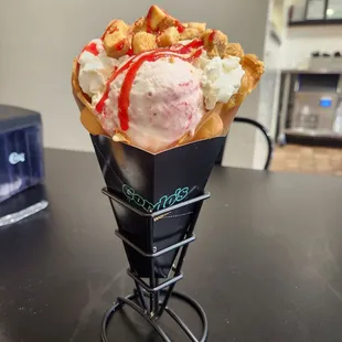 Strawberry cheesecake bubble waffle cone