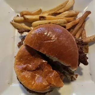 CRISPY FRIED CHICKEN SANDWICH