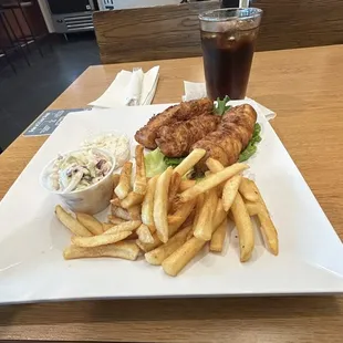 food, chicken wings and fried chicken