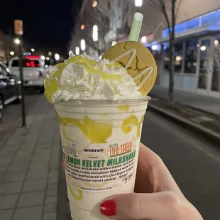 Lemon velvet milkshake