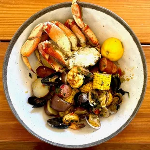 PACIFIC NORTHWEST DUNGENESS CRAB AND SEAFOOD BOIL