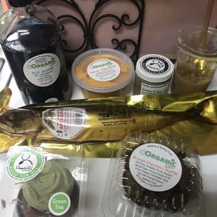 Blue jasmine tea, green tea no cheese cake, turtle chocolate no cheesecake, plant based queso, smoked mackerel, cardamom latte