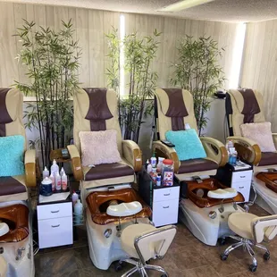 Want to come and relax try are new pedicure spas with are gorgeous staff