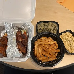 Honey Lemon &amp; Spicy Strawberry Wings Gouda Mac &amp; Cheese &amp; Grabbage With Seasoned Fries